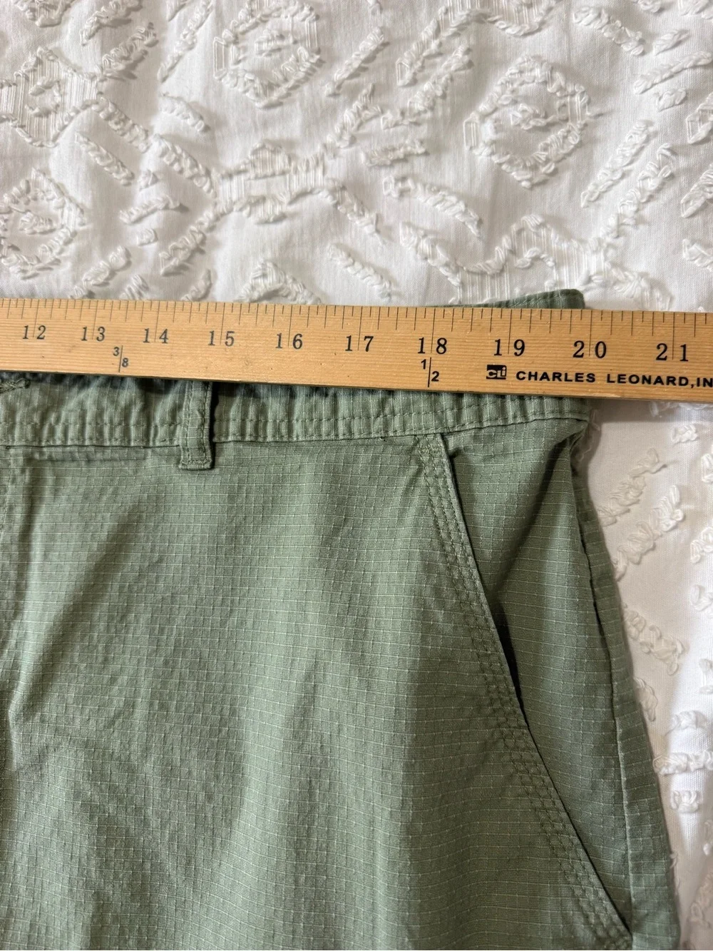 Edgar + Ash Green Cargo Men’s Shorts 9 Inch Inseam Size XL 40
